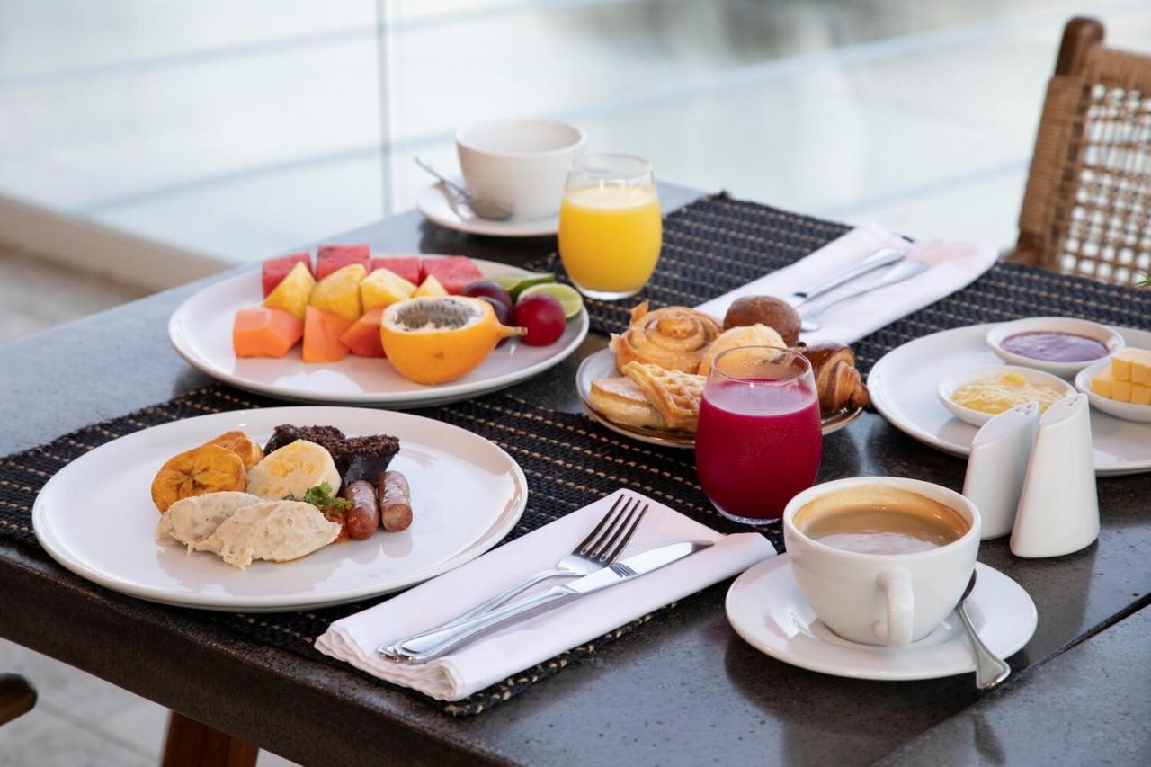 Sheraton Wuxi Binhu Hotel Экстерьер фото