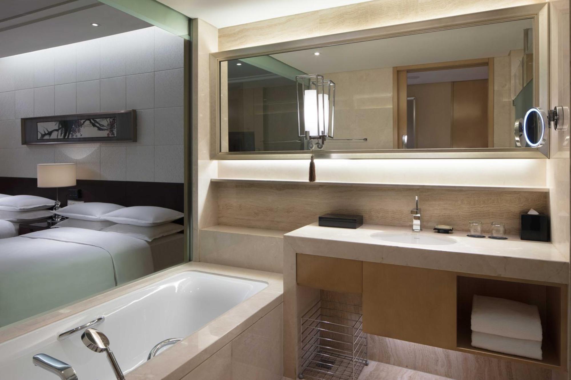 Sheraton Wuxi Binhu Hotel Экстерьер фото